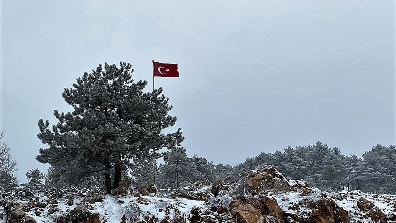 Sındırgı’da kar yağışı etkili oldu