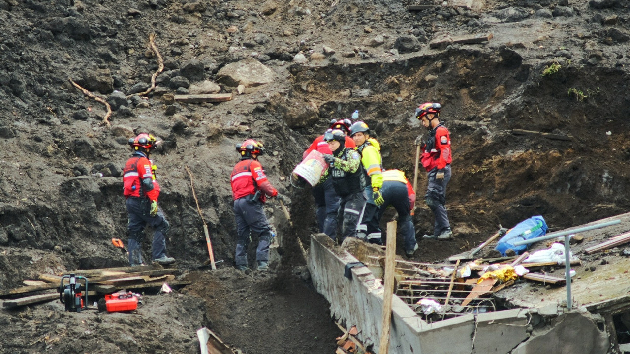 Ekvador'da toprak kayması. 16 kişi hayatını kaybetti