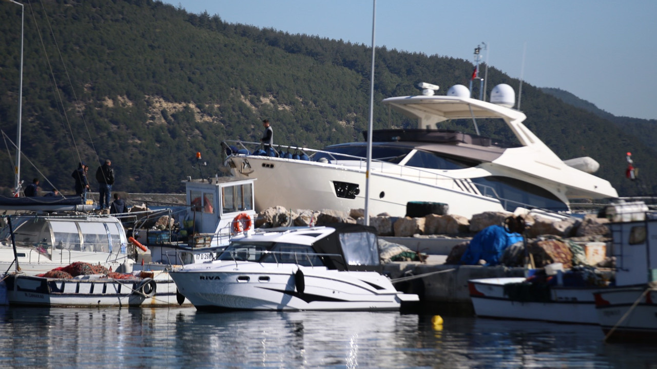 Çanakkale'de lüks yat mendireğe çıktı