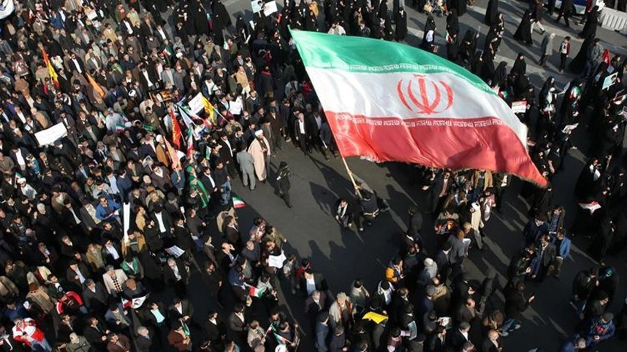 Avukat ipten aldı. Devrim Mahkemesi, idam mahkumu hakkında yeni kararını açıkladı