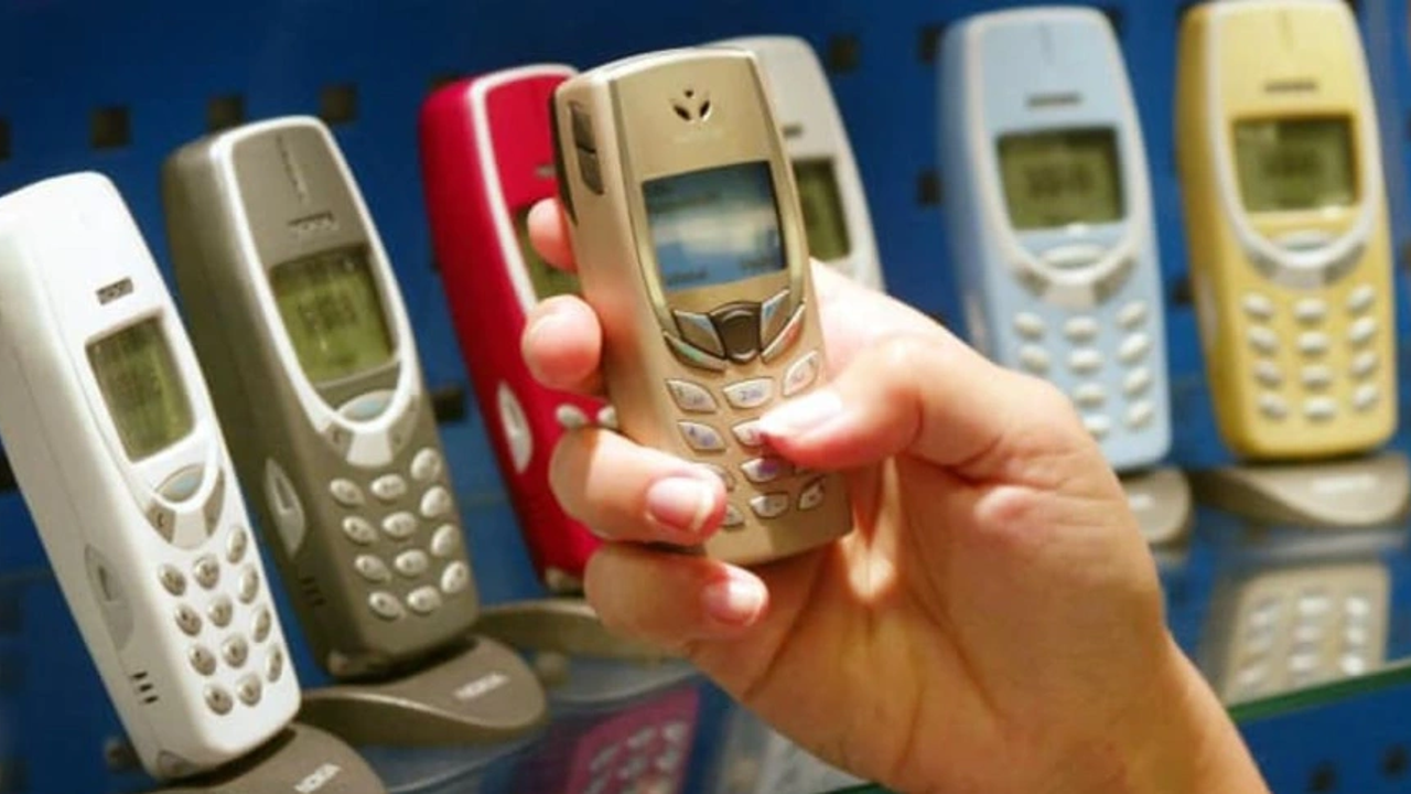 Tuşlu telefonlar ABD'de yükselişe geçti: Sebebi duyanları şok etti