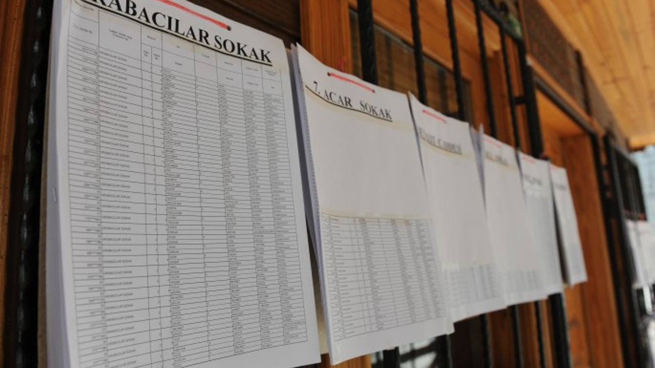 Seçmen listeleri askıdan indirildi