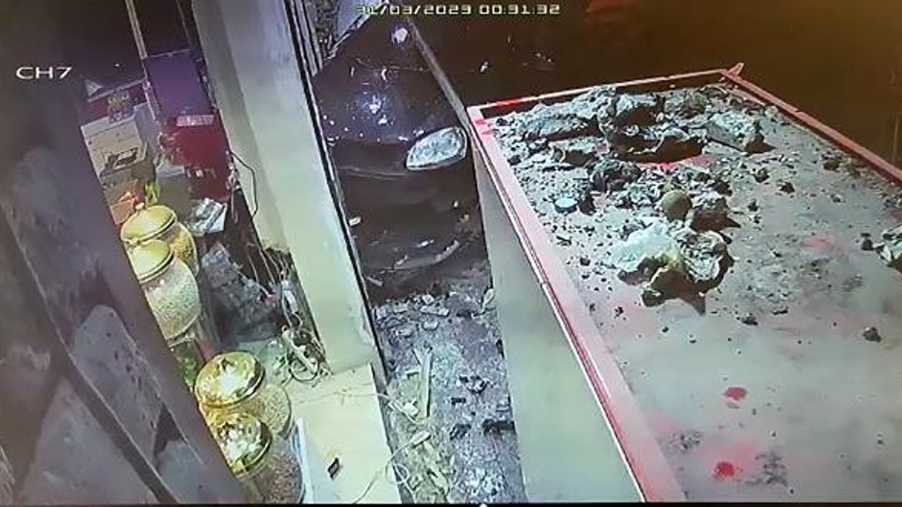 Viraja hızlı girdi. Otomobil ancak dükkanın içinde durabildi