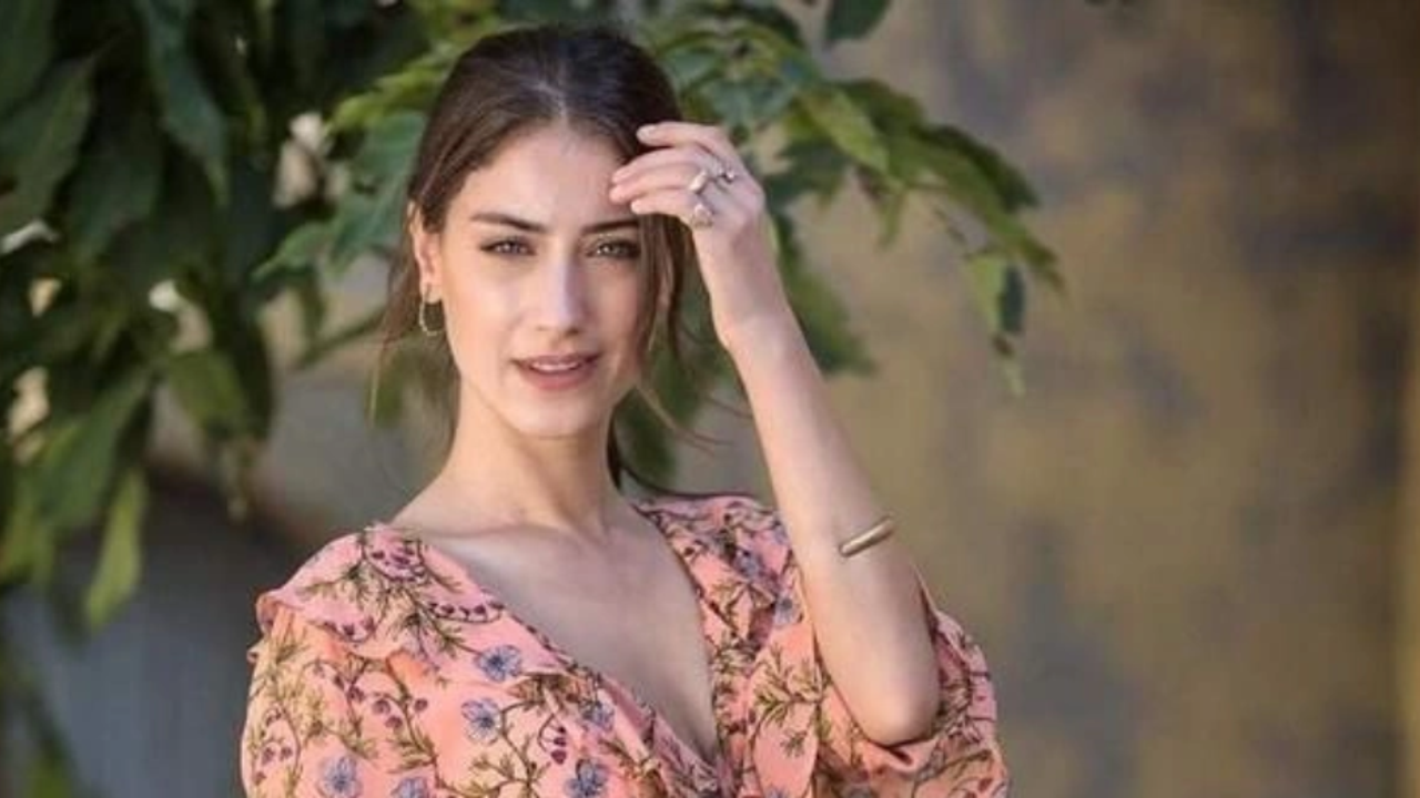 Hazal Kaya'nın zayıflama sırrı ortaya çıktı. Verdiği kilolarla iğne ipliğe döndü