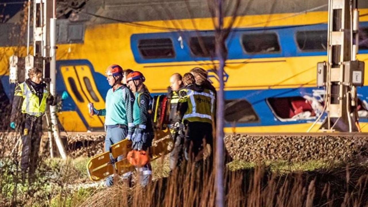 Hollanda'da tren kazası: 1 ölü 30 yaralı
