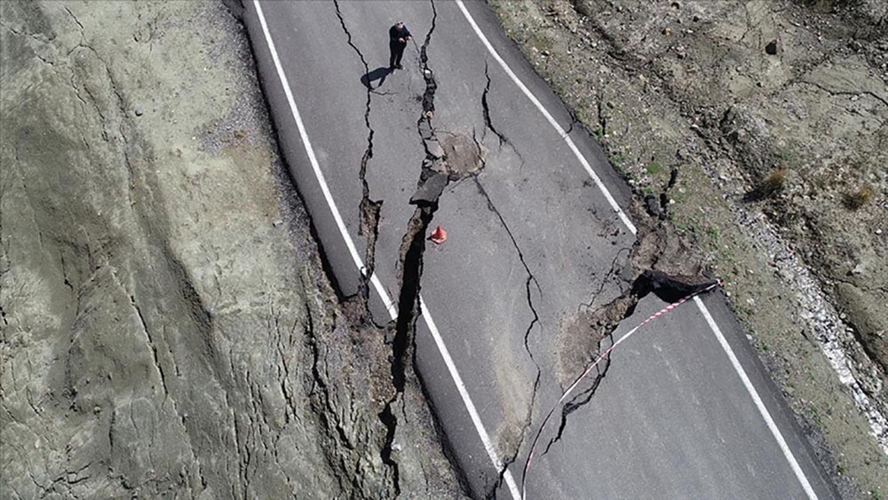 Bingöl’de heyelan! 3 noktada çökme yaşandı…