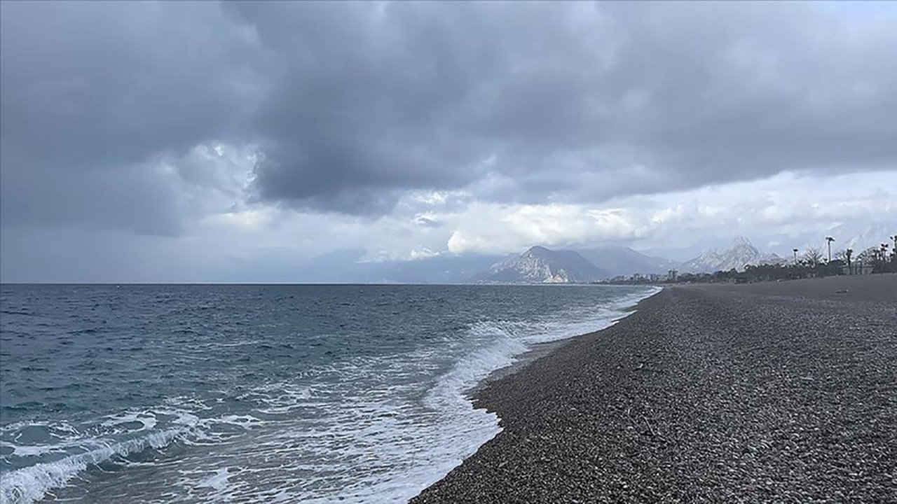 Akdeniz Bölgesi'nin batısı ve doğusu için fırtına uyarısı