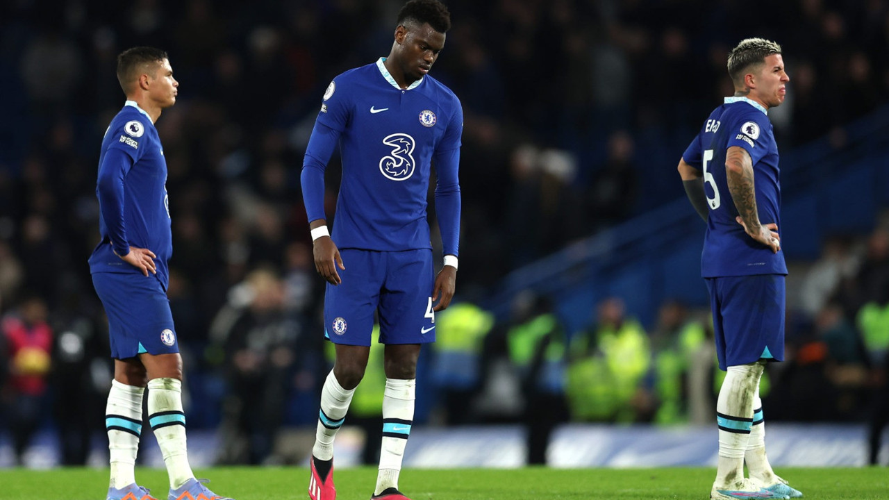 Chelsea'de çöküş sürüyor