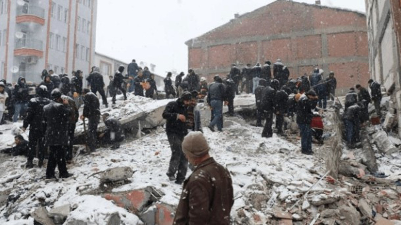 YSK üyeleri deprem bölgesinde: İncelemeler yapılıyor