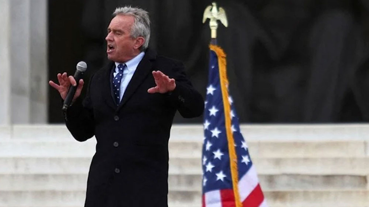 ABD'de seçim yarışından çekilen Kennedy'den Trump'a tam destek