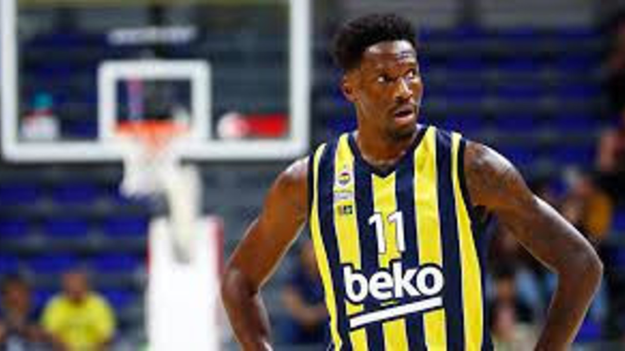 Nigel Hayes-Davis imzayı attı