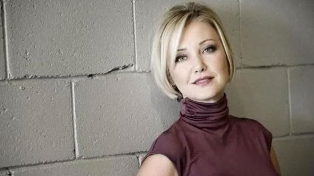 Berna Laçin oy vermeye giderken giyeceği kıyafeti açıkladı