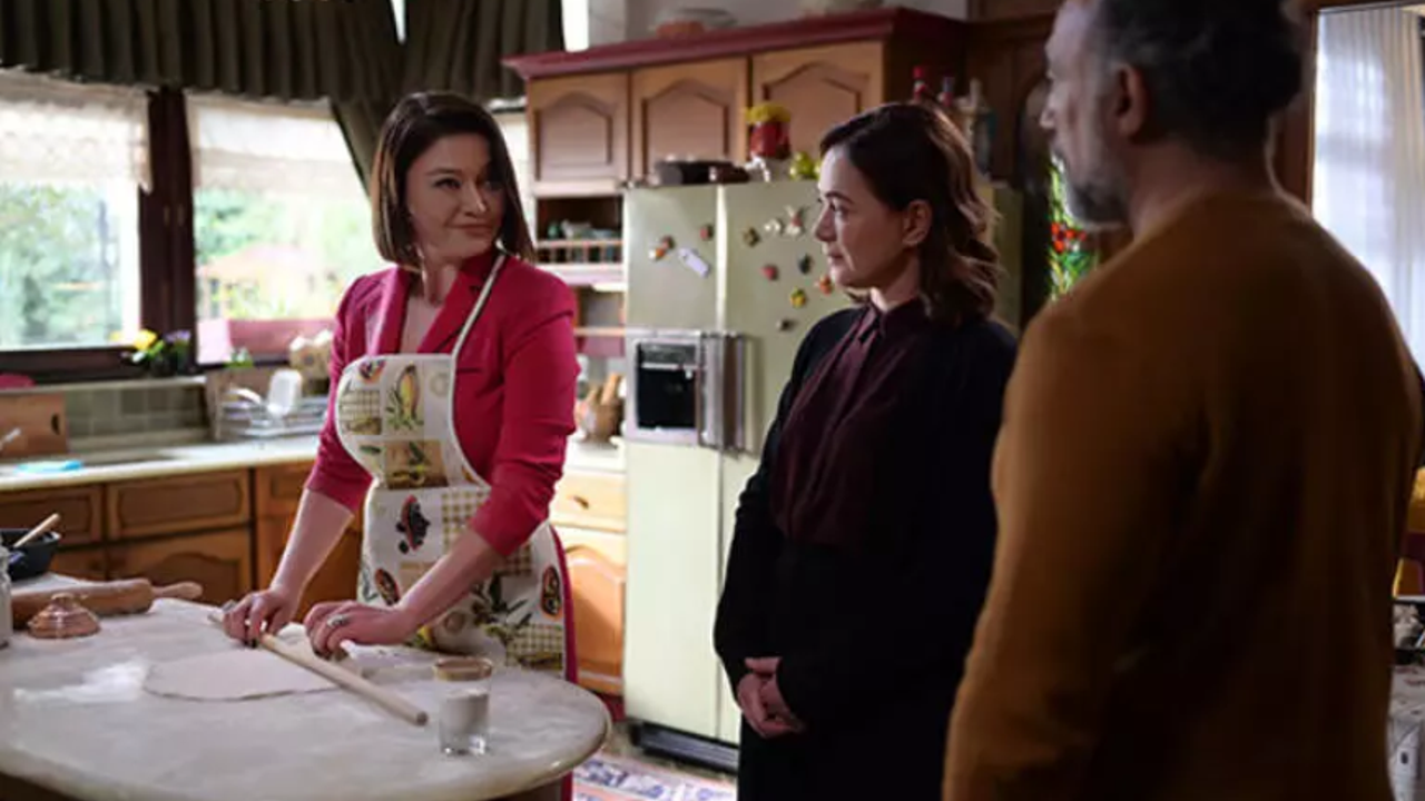 Nurgül Yeşilçay oklavayı eline aldı mutfağa girdi