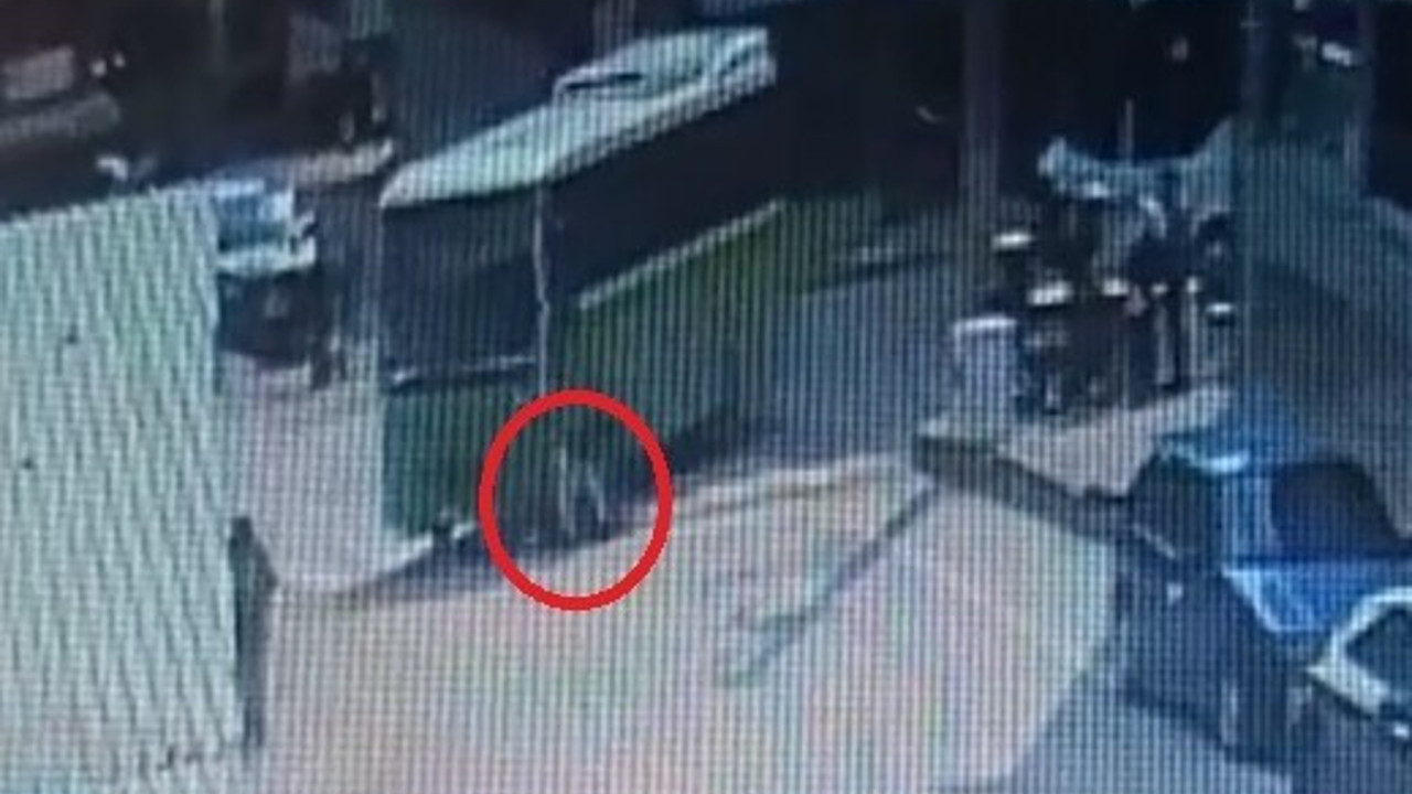 Özel halk otobüsü yaya geçicinde anne ve oğluna çarptı