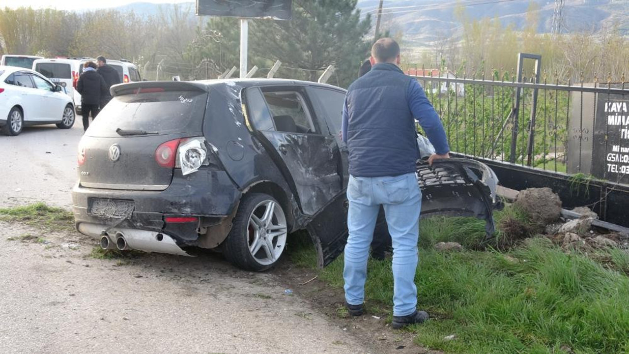 Direksiyon hakimiyetini kaybeden sürücü 4 hayvanı telef etti
