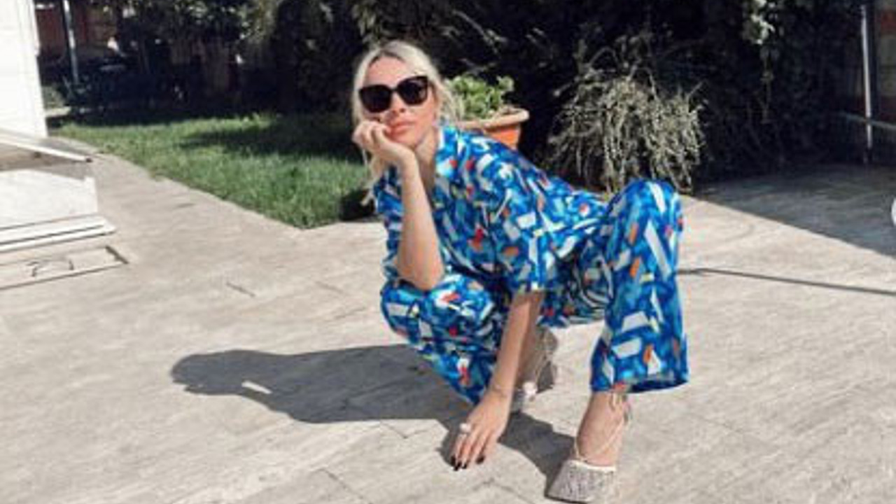 Hadise'nin son paylaşımı espri konusu oldu. "Çarpıldın mı" yorumu geldi