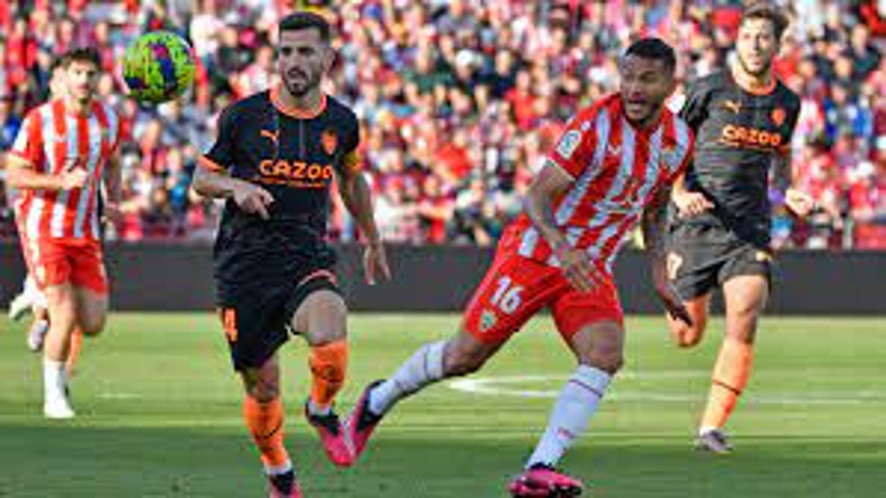 Almeria Valencia'yı ateşe attı