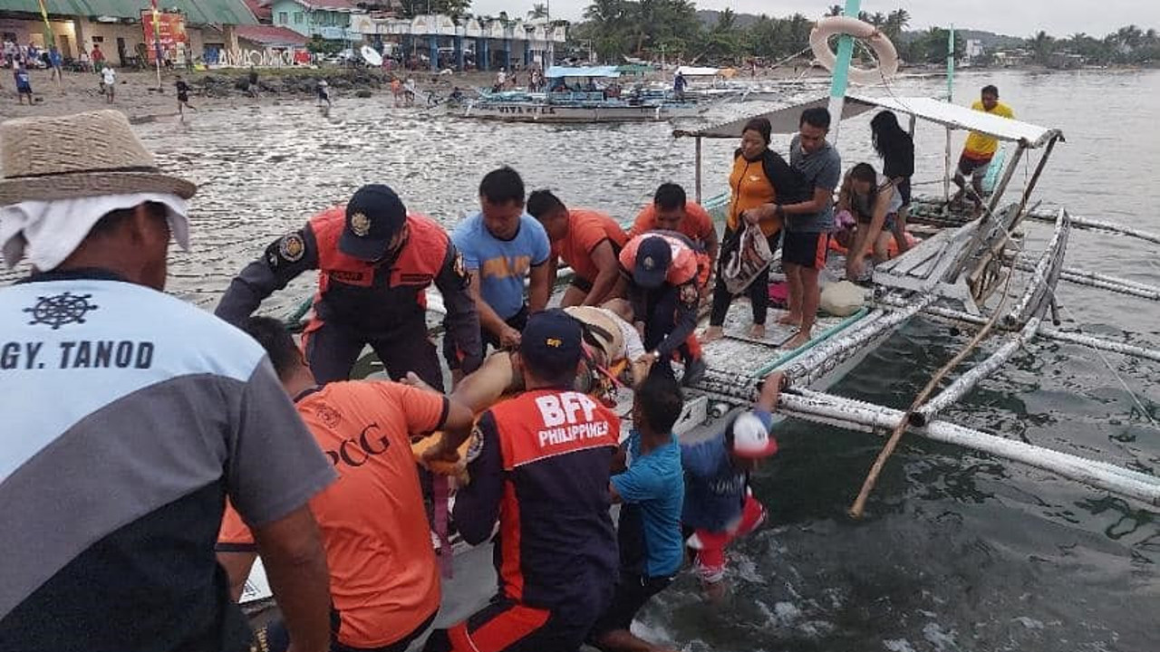 Tur teknesi alabora oldu: 1 kişi öldü
