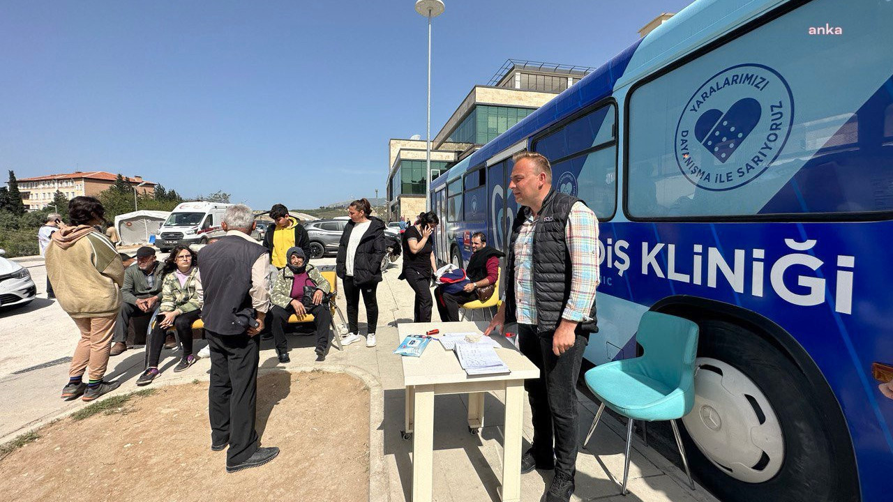 Eskişehir Tepebaşı Belediyesi'nin mobil diş kliniği 2 bin 150 depremzedeye ulaştı
