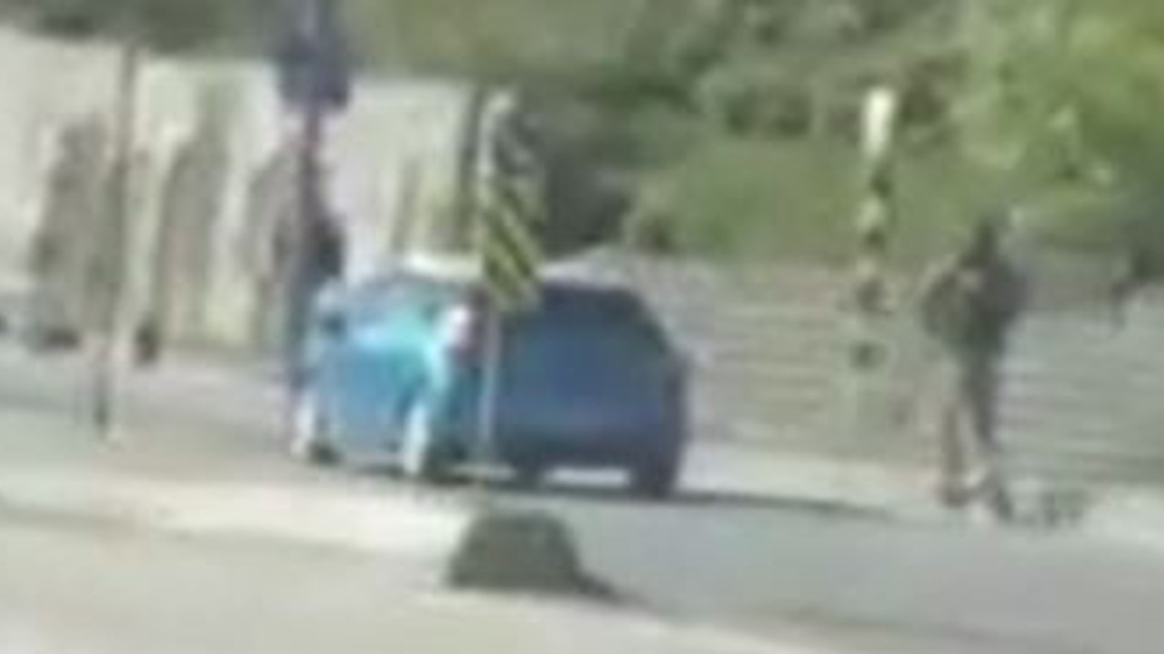 Araçlar yetişemedi. Elektrikli scooterla ölümüne hız yaptı