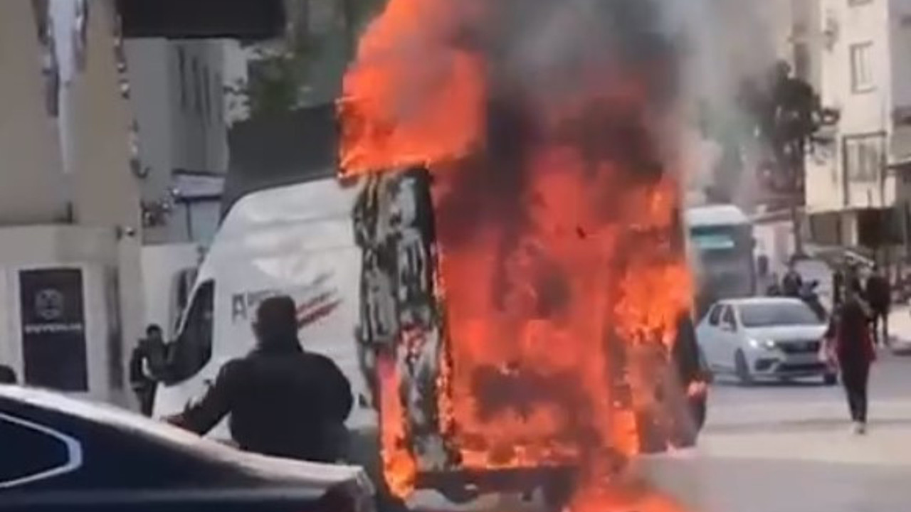 Belediyeye ait araç alev topuna döndü