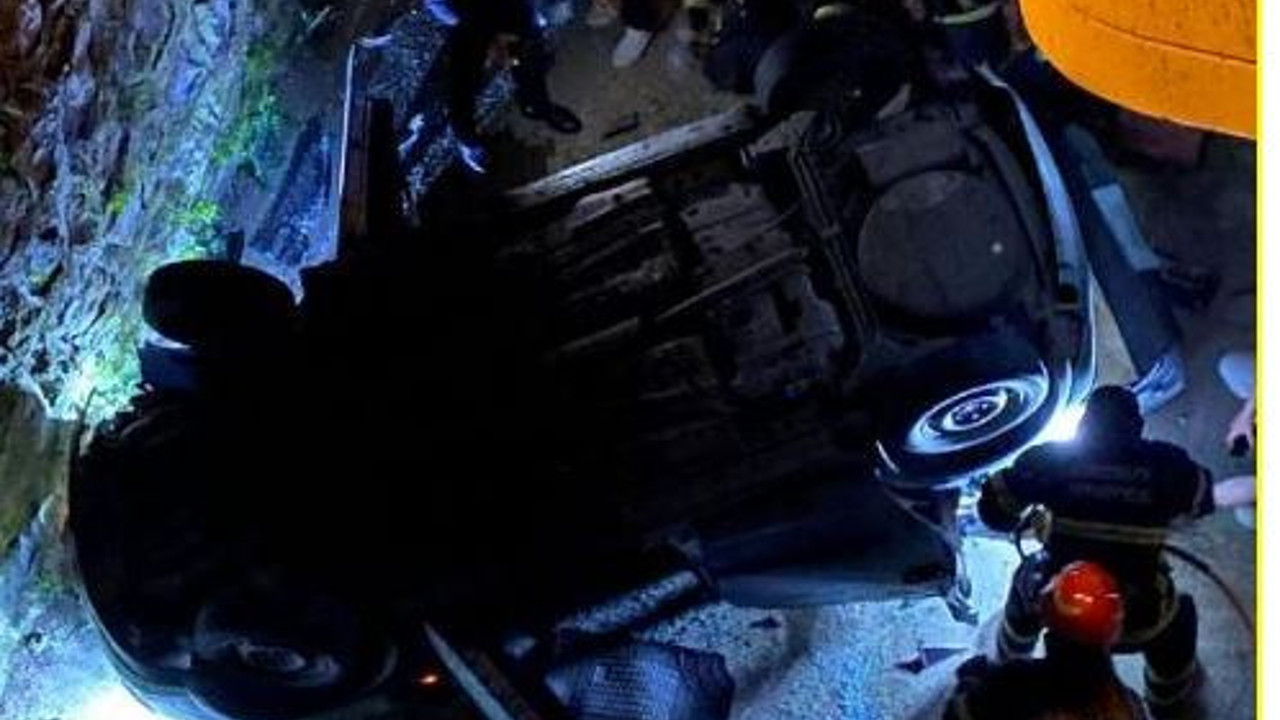 15 metrelik apartman boşluğuna aracını uçurdu