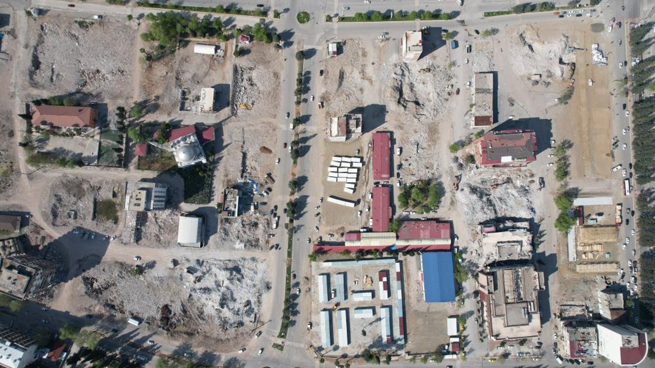 Depremlerin merkezi Kahramanmaraş havadan görüntülendi. Enkazlar kalkınca yaralar da gün yüzüne çıkmaya başladı