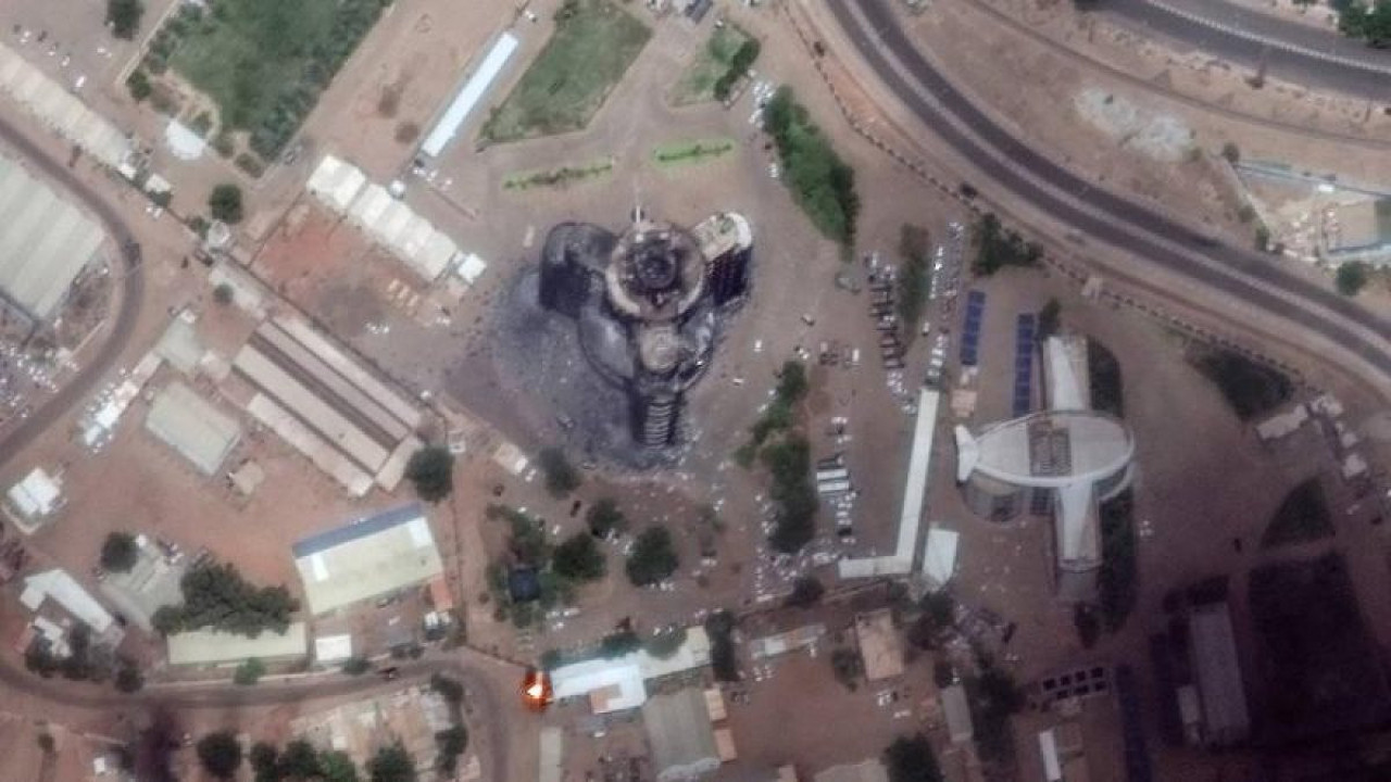 Sudan Maden Bakanı'nın evine roket isabet etti