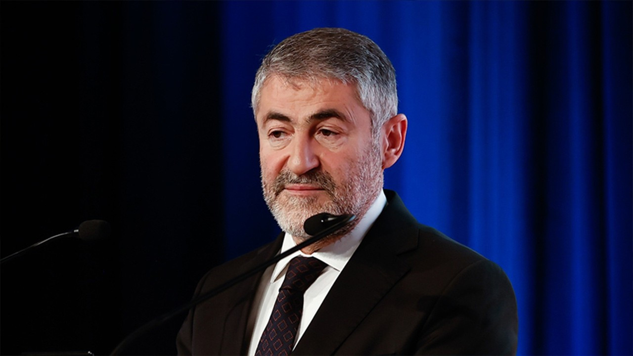 Nebati 'Mayıs'ta oyları verin fiyatlar düşsün' demeye getirdi. 1 yıldır düşeceğini söylüyordu