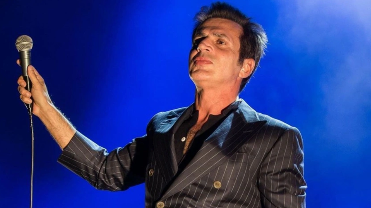 Şarkıcı Teoman hayranlarını çıldırtacak