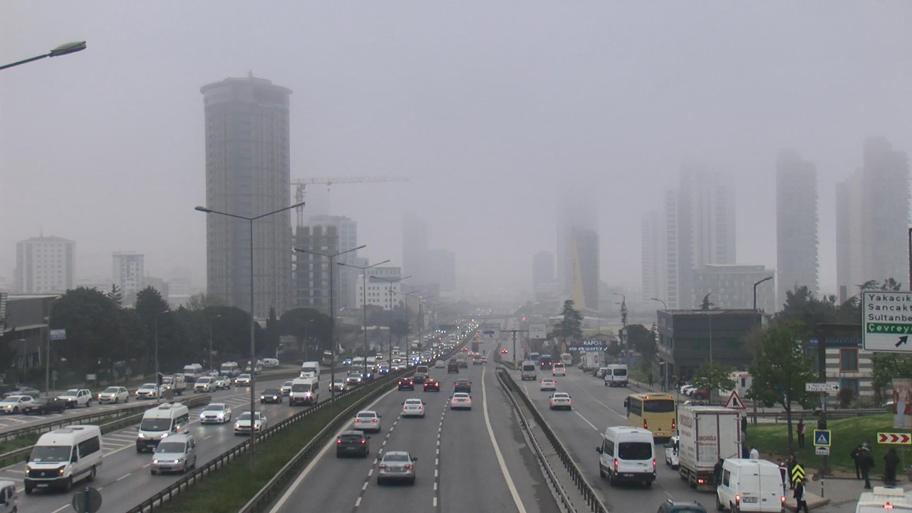 İstanbul'da sis etkili oluyor (19 Nisan 2023)