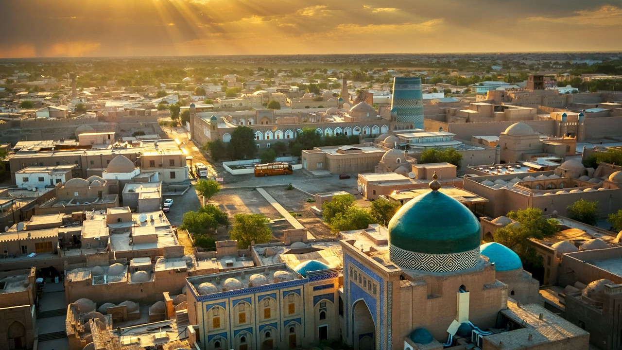 Özbekistan'da referandumda oy verme işlemleri başladı