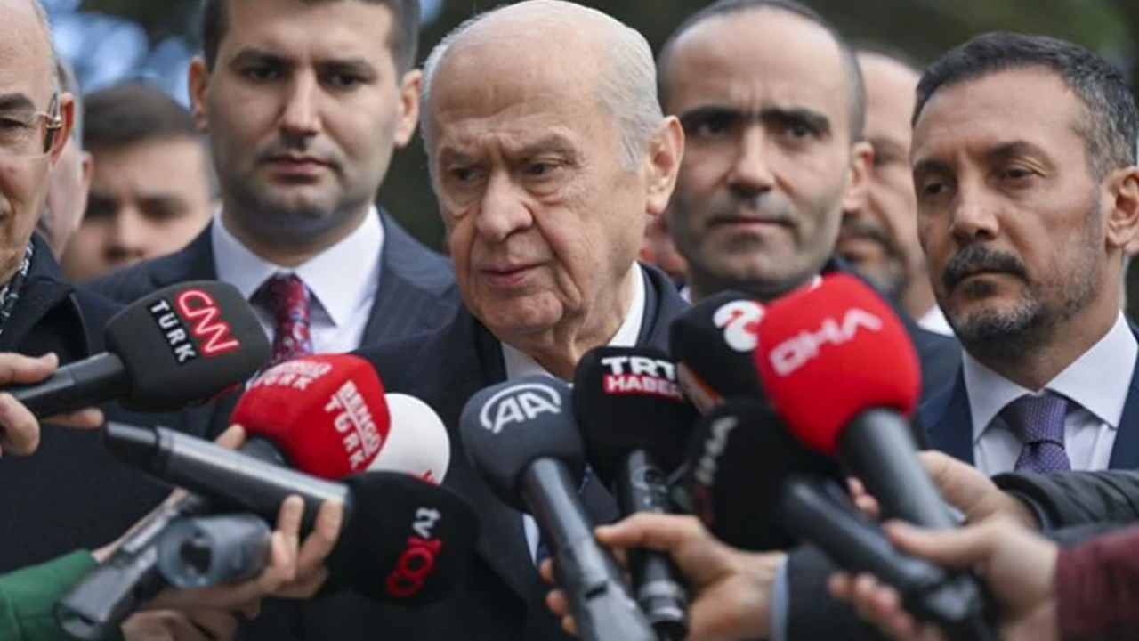 Bahçeli büyük sorunların devam ettiği deprem bölgesi için böyle dedi: Hayat normalleşiyor