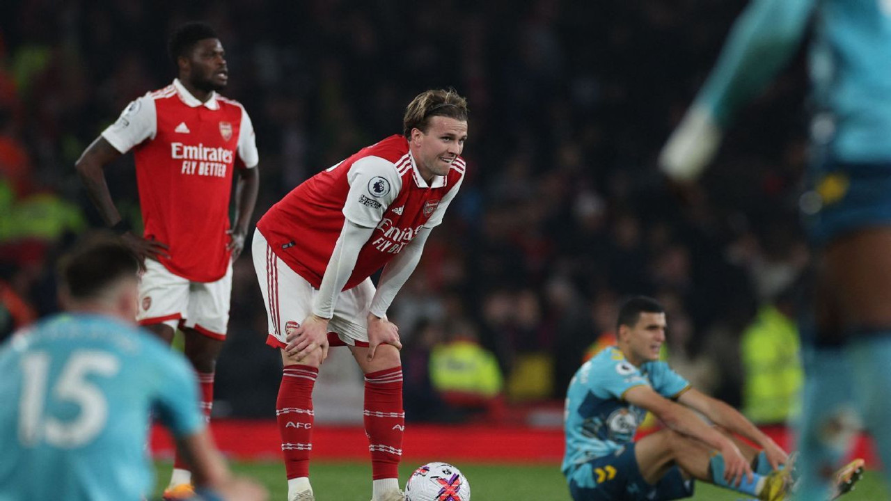 Arsenal çılgın maçta Southampton'a takıldı