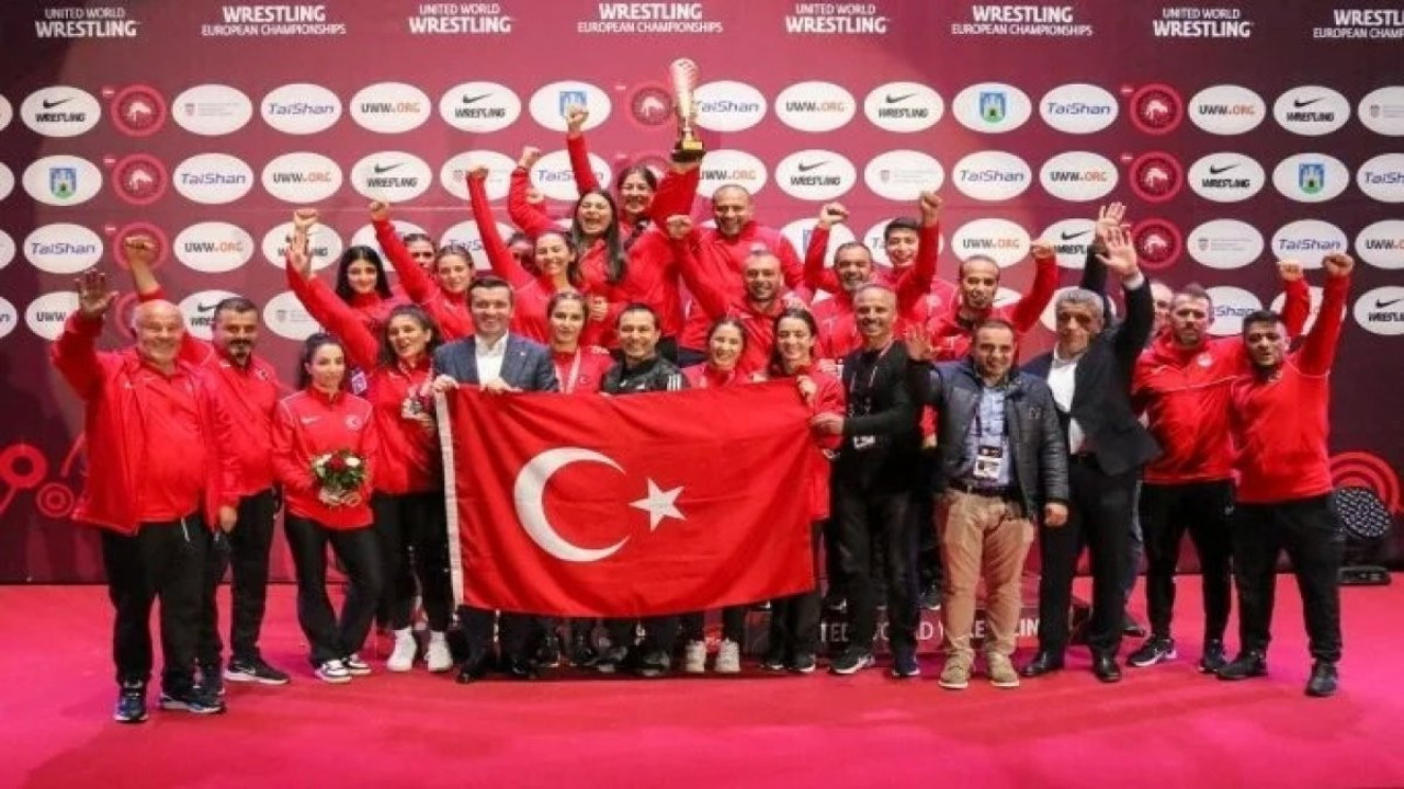 Kadın Güreş Milli Takımımız Avrupa ikincisi