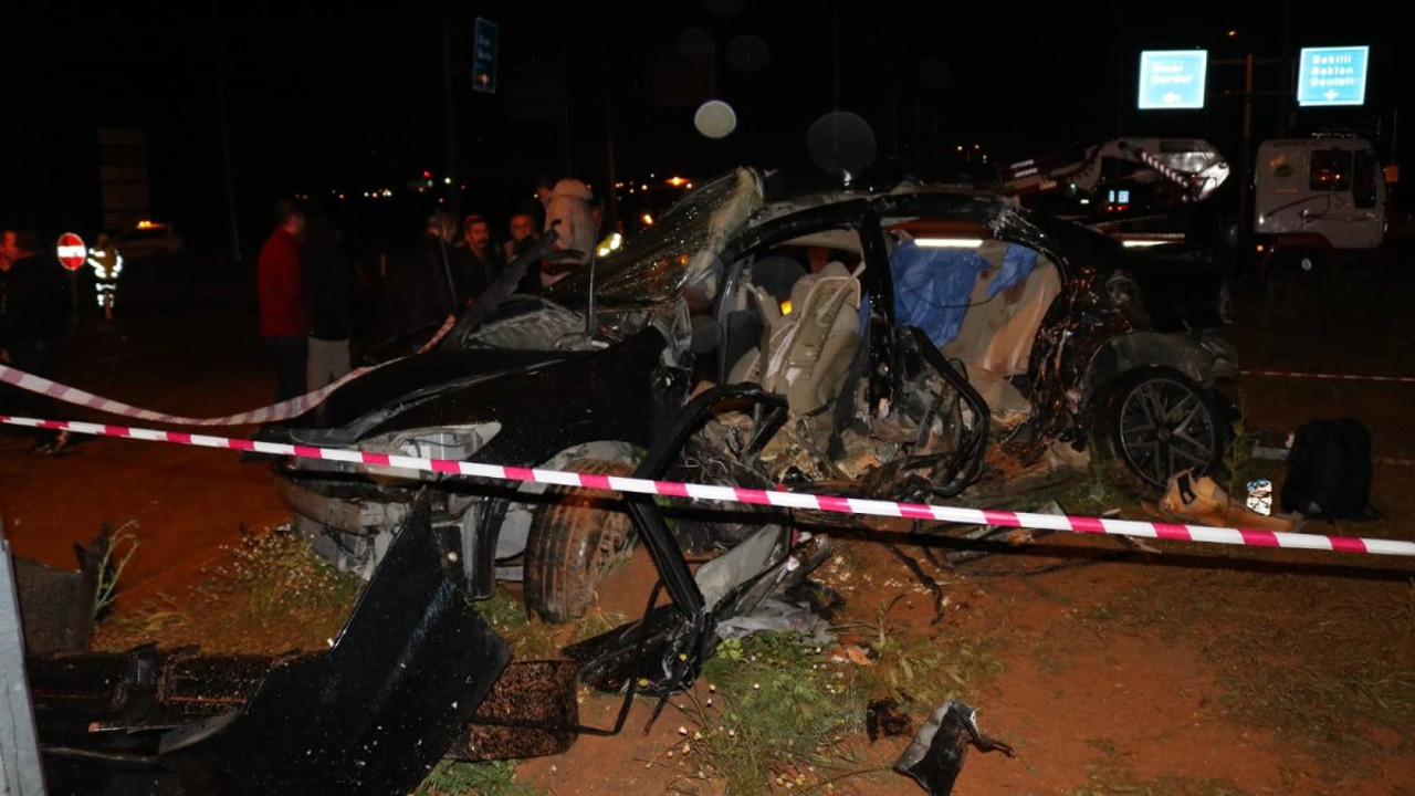 Denizli'de otomobil ile minibüs çarpıştı: 4 ölü, 3 yaralı