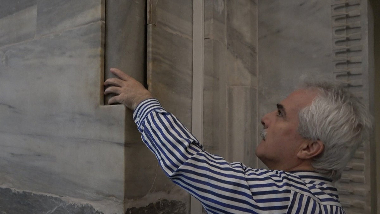 599 yıllık tarihi caminin ayarlarıyla oynadılar. Meraklı ziyaretçiler yüzünden 8 teraziden 7’si çalışmıyor