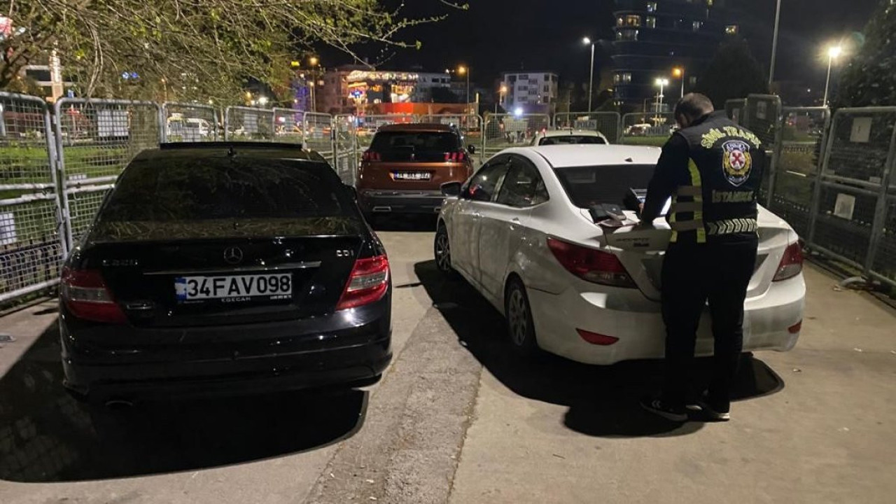 Kadıköy'de drift atan sürücüye 20 bin lira ceza (23 Nisan 2023)