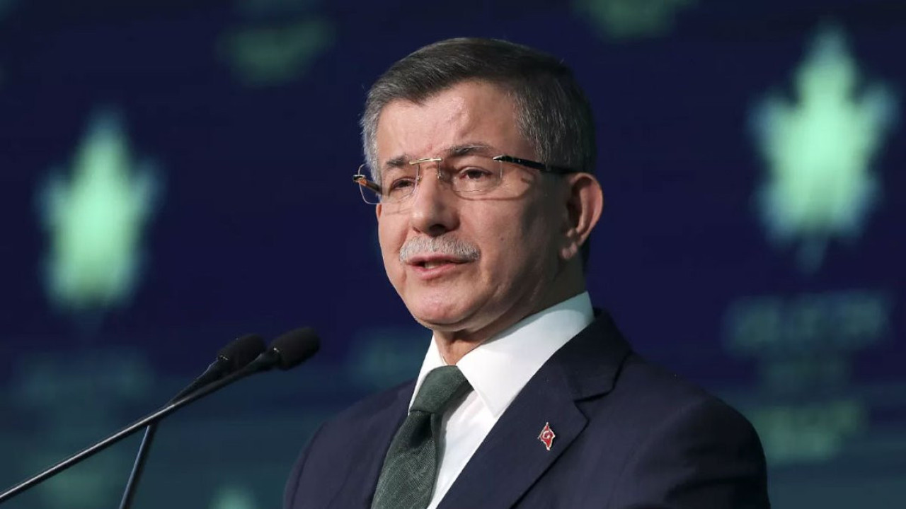 Ahmet Davutoğlu, Bahçeli'ye Erdoğan'ın videosu üzerinden yüklendi