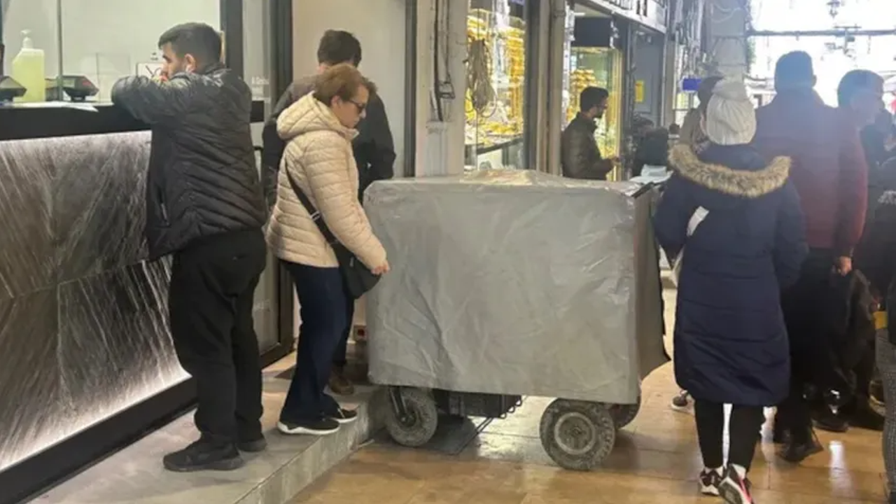 Kapalıçarşı’dan kimin kasa kasa dolar aldığı belli oldu. Devasa kasalardaki dolarların sırrı çözüldü