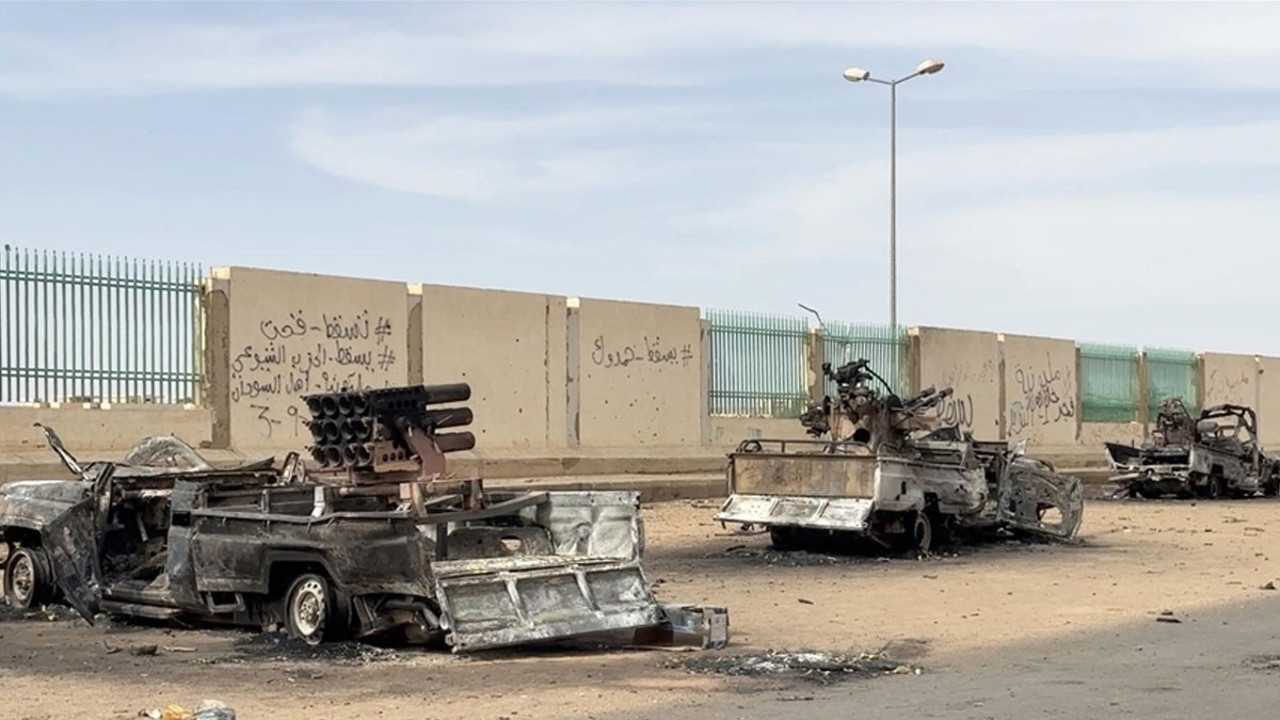 Sudan'da sular durulmuyor: Ateşkes ihlal edildi