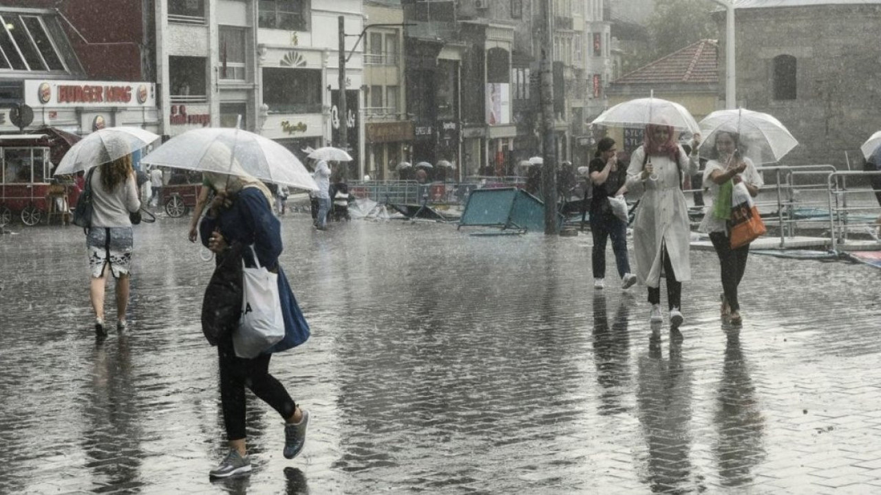 İstanbul'u 'oraj' vuracak. AKOM uyardı: Hava birden değişecek