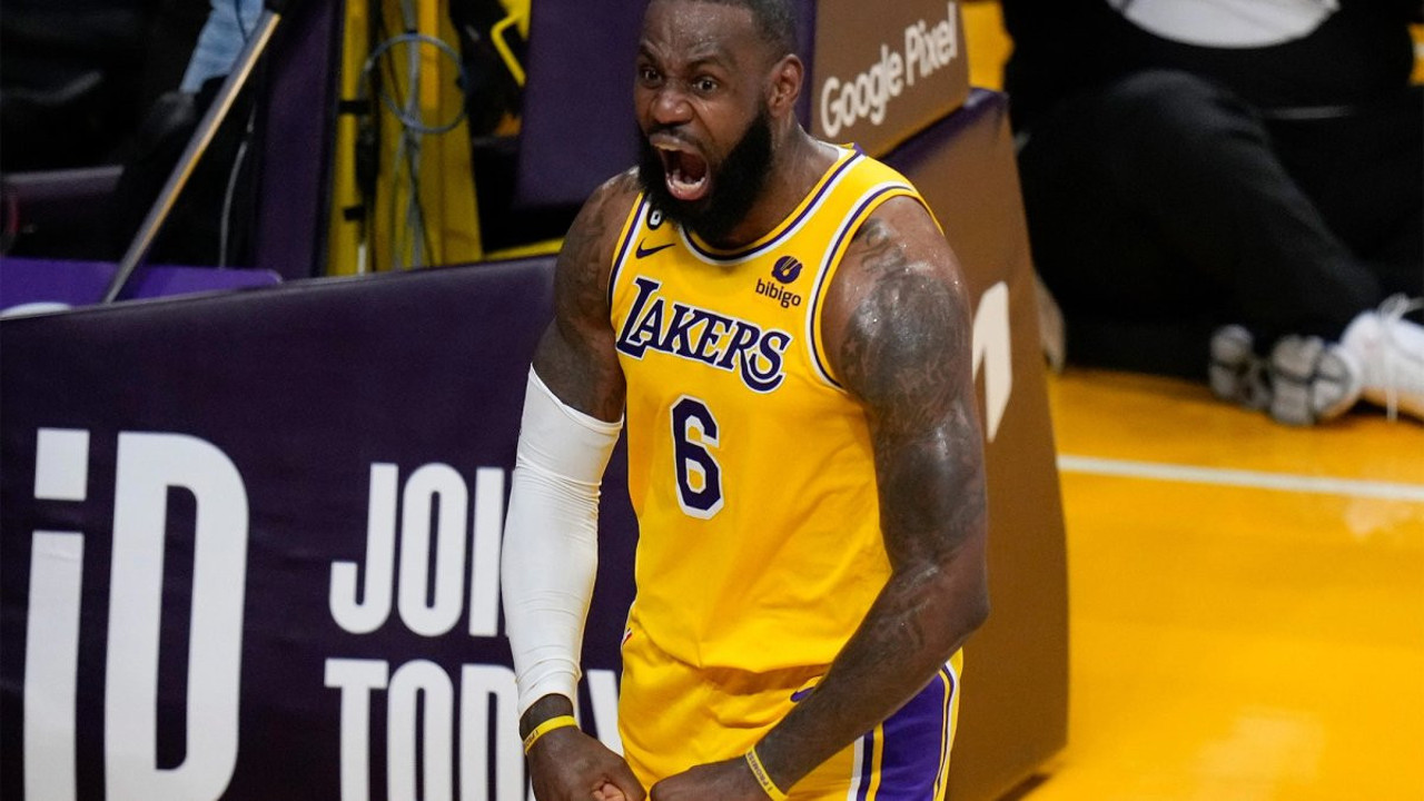 LeBron James rekor kırdı. Tarihe geçti
