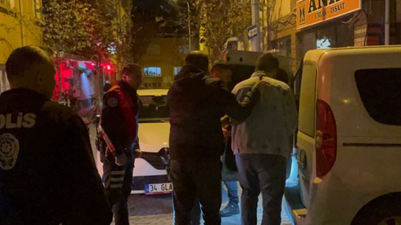 Cadde ortasında bıçaklı saldırı