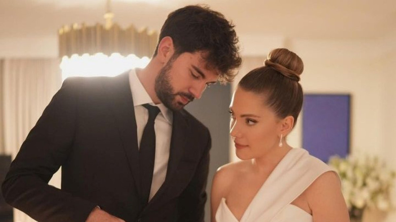 Yasak Elma’nın Yıldız’ı Eda Ece ile Buğrahan Tuncer nişanlandı