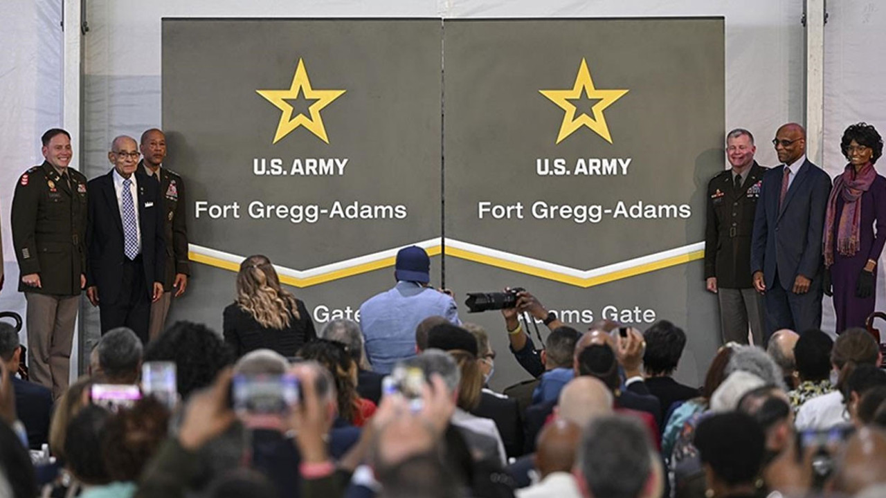 ABD'de ilk defa bir askeri tesise yaşayan siyahinin adı verildi