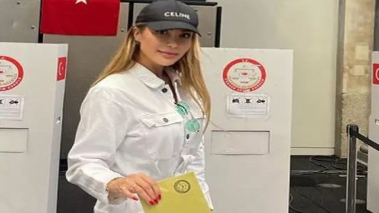 Rüştü Reçber'in eşi Işıl Reçber 14 Mayıs seçimleri için oyunu kullandı! "Bugün önemli bir gündü"