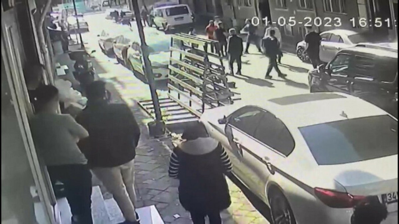 İki grup arasında bıçaklı satırlı kavga