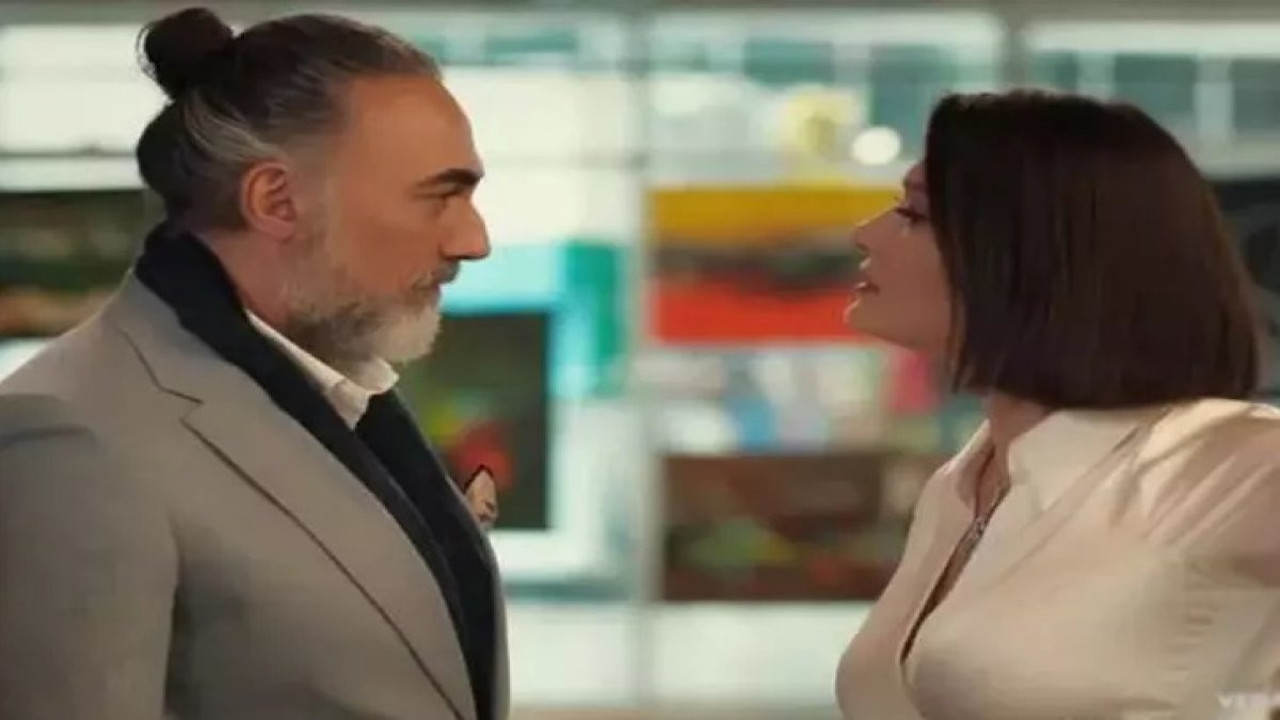 Nurgül Yeşilçay düğününe gidemediği Selim Bayraktar'a sette altın taktı