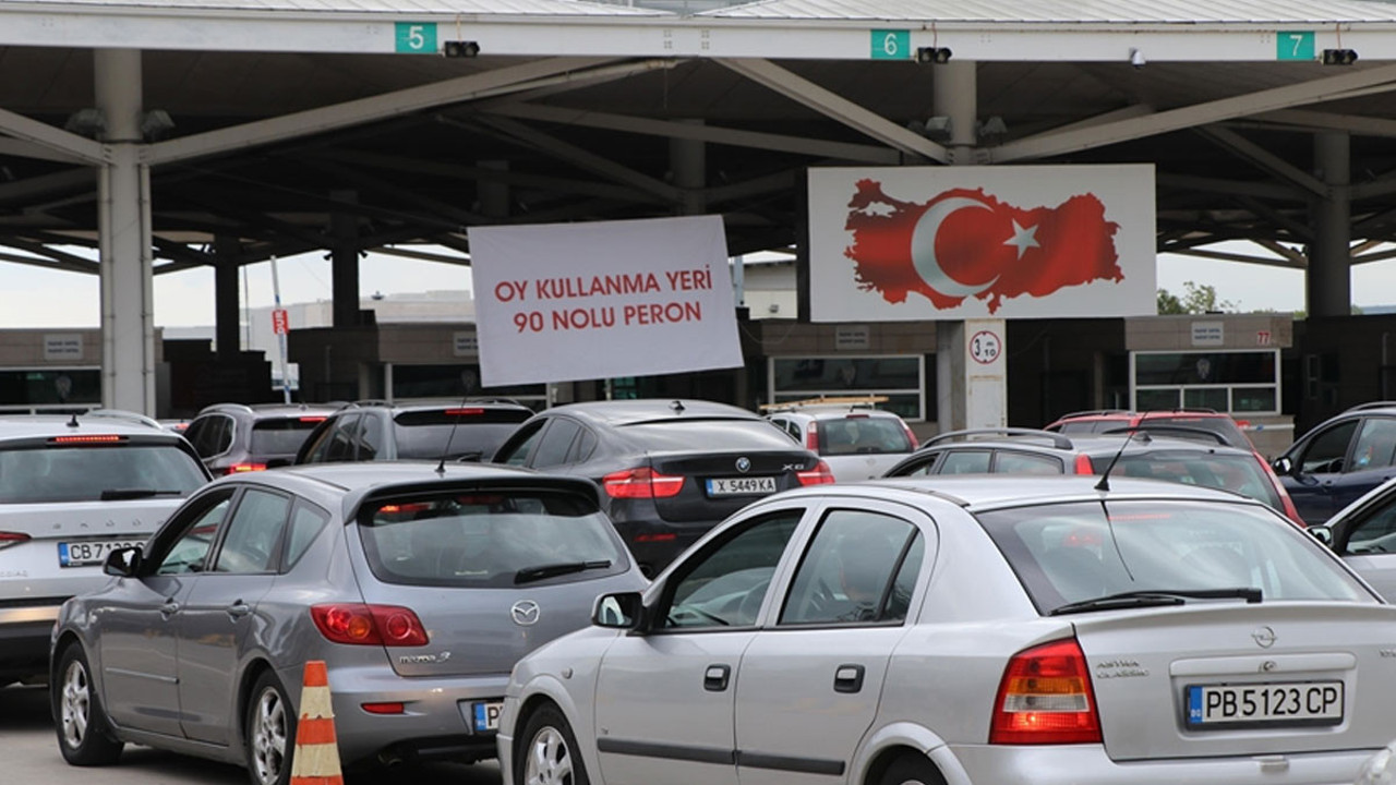 Yurt dışı ve gümrüklerde şu ana kadar 1 milyon 227 bin seçmen oy kullandı